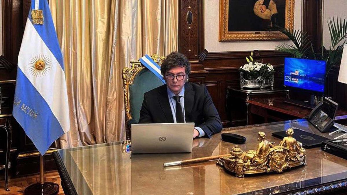 "Lo que va a anunciar el Presidente es el DNU que será publicado en el Boletín Oficial mañana (por este miércoles)", expresó Francos en declaraciones al canal La Nación+. El portavoz presidencial Manuel Adorni había adelantado el martes que es "inminente" la firma y difusión de ese DNU.