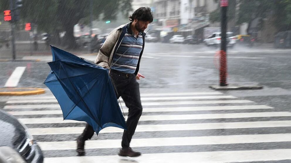 Alerta meteorológica por viento fuerte en Buenos Aires